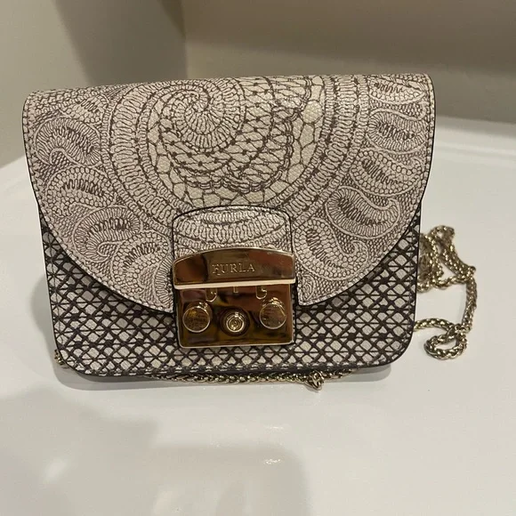 FURLA METRÓPOLIS PRINTED LEATHER‎ Cream shoulder bag
